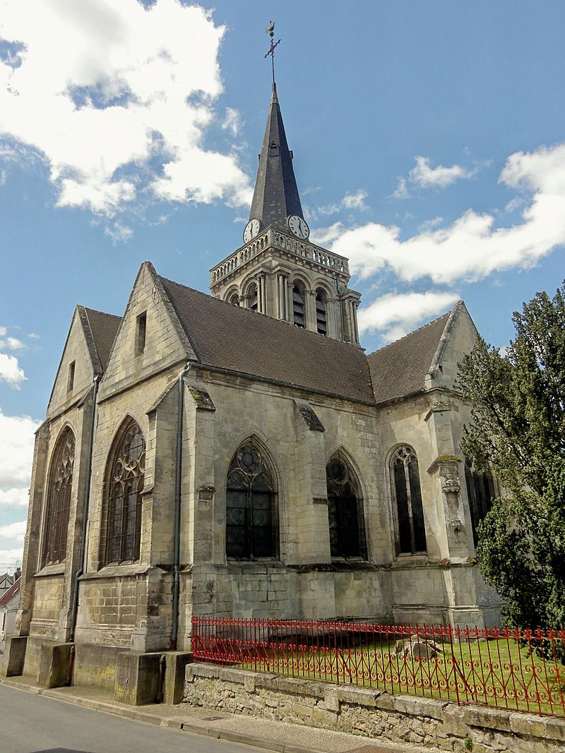 Sacy-le-Grand_(60),_église_Saint-Germain,_vue_partielle_depuis_le_nord